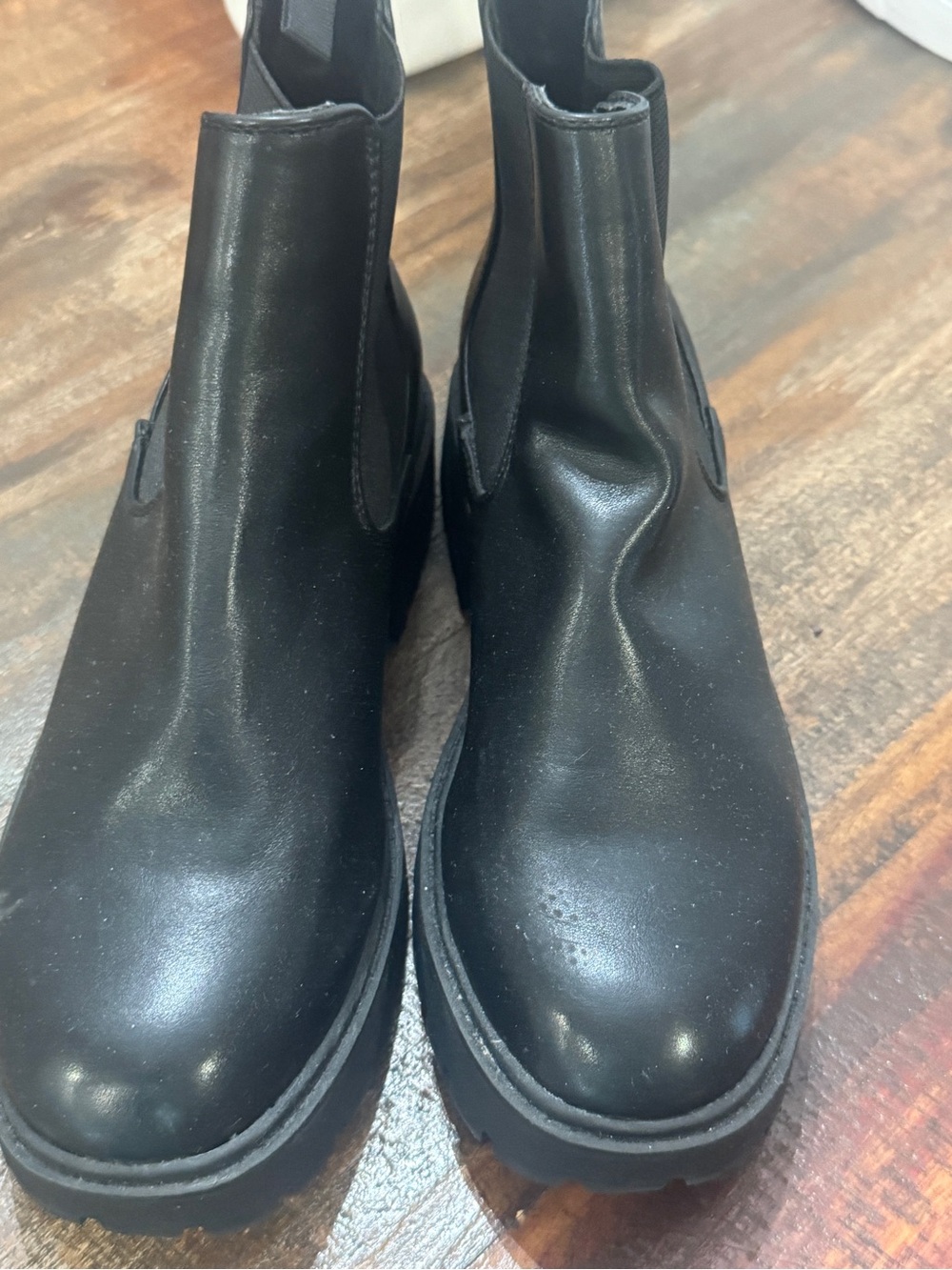 Classic Black Women's Chelsea Boots - Sleek Slip-On Style